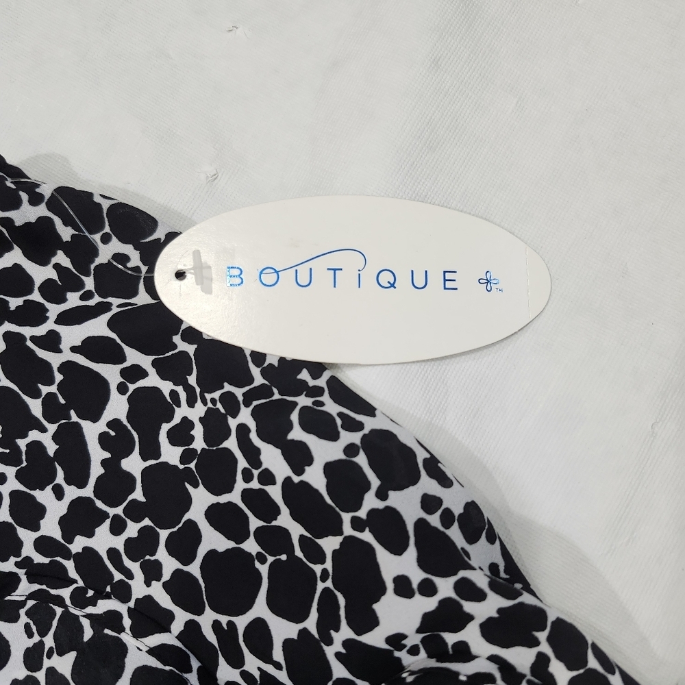 Boutique Size 3X Black and White Sleeveless Relaxed Tank Top - Picture 7 of 8